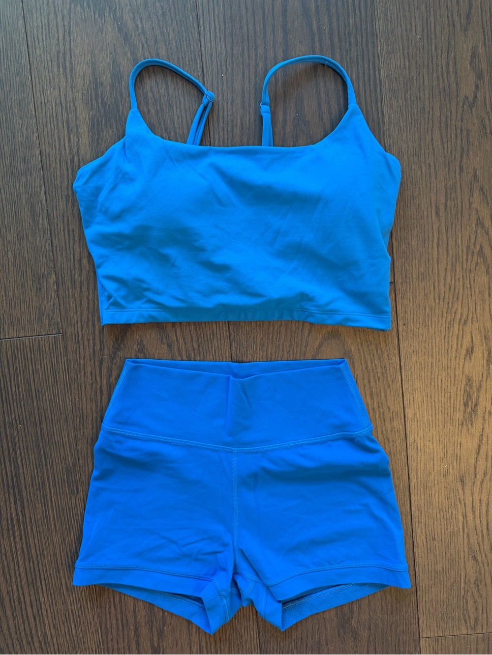 Glowmode FeatherFit Twisted Backless Bra and 2.5” Anti-Slip Biker Shorts Set Blu